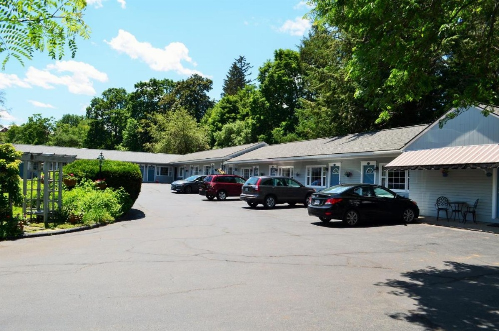 Maple Terrace Motel Image 22